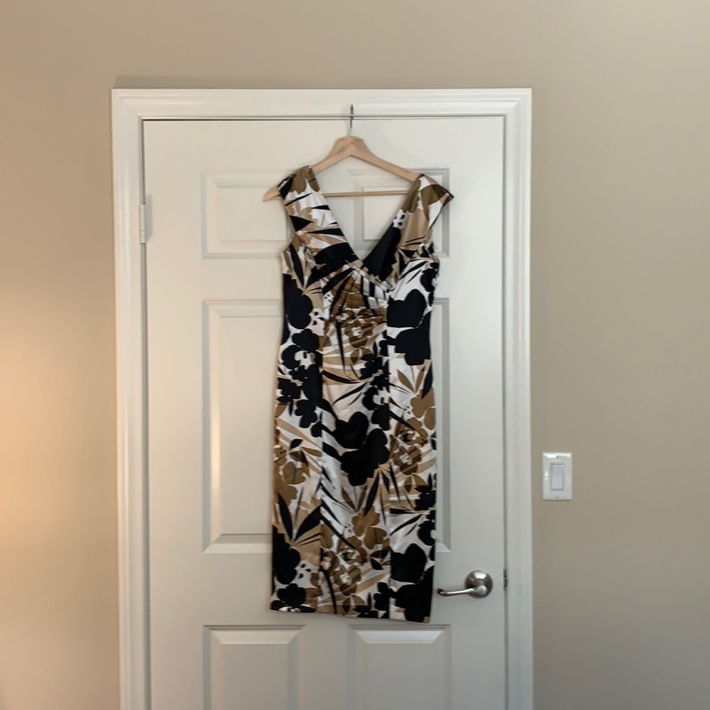 Maggy London V-neck Ruched Cocktail Dress